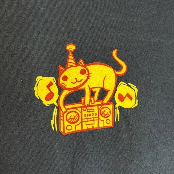 Gilden size small Navy Blue Graphic T-Shirt - Picture 4 of 5